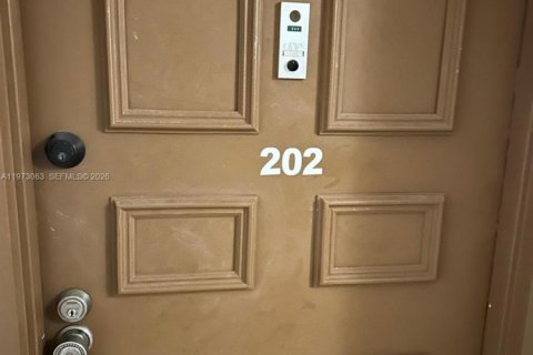 Condominio en venta en Lauderhill, Florida, 1 dormitorio, 72.46 m2 № 2033216 - foto 3