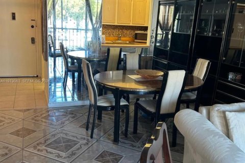 Condominio en venta en Lauderhill, Florida, 1 dormitorio, 72.46 m2 № 2033216 - foto 12