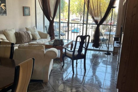 Condominio en venta en Lauderhill, Florida, 1 dormitorio, 72.46 m2 № 2033216 - foto 14
