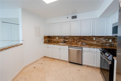 Купить кондоминиум в Авентура, Флорида 2 спальни, 125.7м2, № 1973472 - фото 11