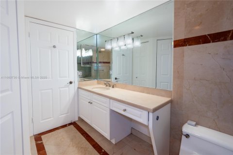 Купить кондоминиум в Авентура, Флорида 2 спальни, 125.7м2, № 1973472 - фото 25