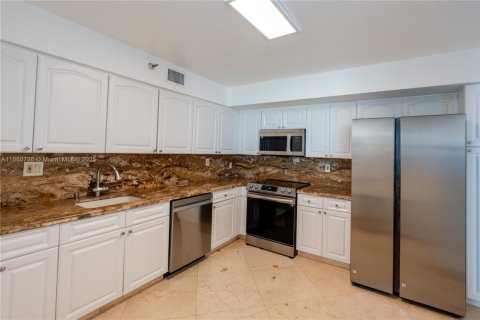 Купить кондоминиум в Авентура, Флорида 2 спальни, 125.7м2, № 1973472 - фото 10