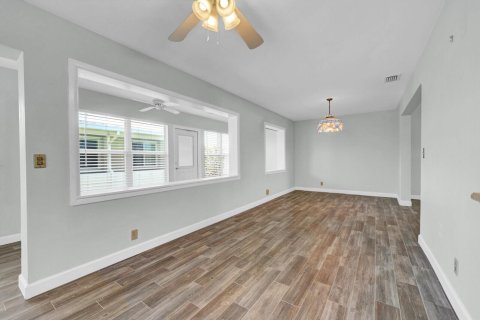 Villa ou maison à vendre à Boynton Beach, Floride: 2 chambres, 149.39 m2 № 2242083 - photo 13