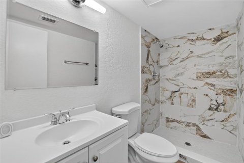 Condominio en venta en Brandon, Florida, 2 dormitorios, 85.93 m2 № 1912647 - foto 14