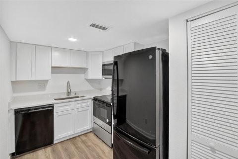 Condominio en venta en Brandon, Florida, 2 dormitorios, 85.93 m2 № 1912647 - foto 8