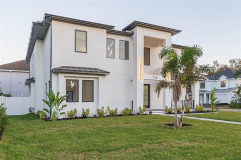 House in Tampa, Florida 5 bedrooms, 401.43 sq.m. № 1535461 - photo 5
