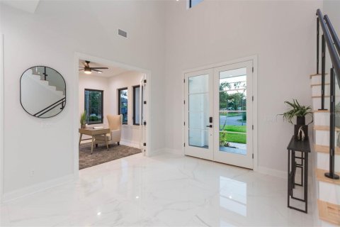 House in Tampa, Florida 5 bedrooms, 401.43 sq.m. № 1535461 - photo 11