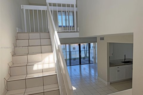 Townhouse in Miami, Florida 3 bedrooms, 152.36 sq.m. № 1995865 - photo 5