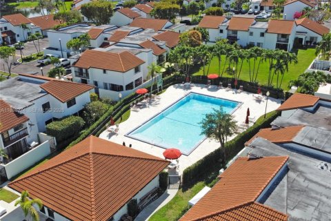 Townhouse in Miami, Florida 3 bedrooms, 152.36 sq.m. № 1995865 - photo 27