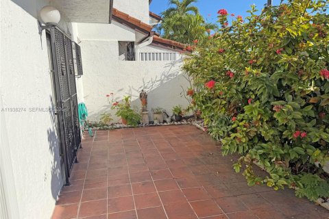 Townhouse in Miami, Florida 3 bedrooms, 152.36 sq.m. № 1995865 - photo 4