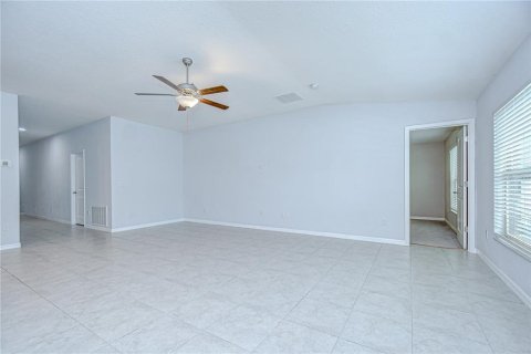 House in Zephyrhills, Florida 4 bedrooms, 178.19 sq.m. № 1919728 - photo 21