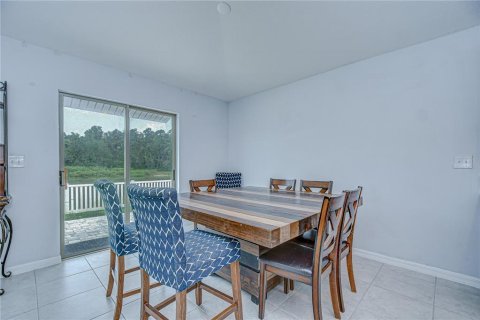 House in Zephyrhills, Florida 4 bedrooms, 178.19 sq.m. № 1919728 - photo 19
