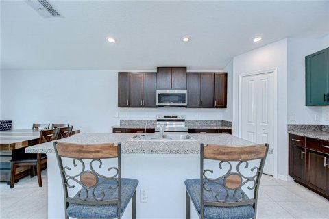 House in Zephyrhills, Florida 4 bedrooms, 178.19 sq.m. № 1919728 - photo 18