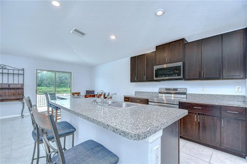 House in Zephyrhills, Florida 4 bedrooms, 178.19 sq.m. № 1919728 - photo 16