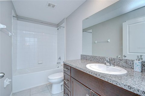 House in Zephyrhills, Florida 4 bedrooms, 178.19 sq.m. № 1919728 - photo 30