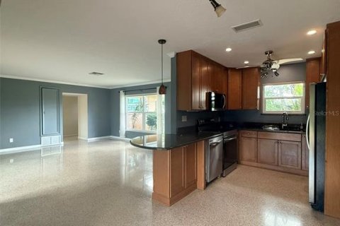 Villa ou maison à louer à Sarasota, Floride: 2 chambres, 118.45 m2 № 2418762 - photo 25