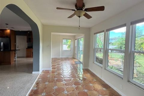 Villa ou maison à louer à Sarasota, Floride: 2 chambres, 118.45 m2 № 2418762 - photo 19