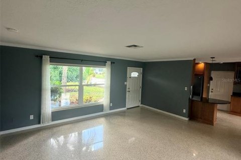 Villa ou maison à louer à Sarasota, Floride: 2 chambres, 118.45 m2 № 2418762 - photo 13