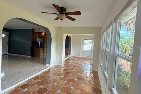 Villa ou maison à louer à Sarasota, Floride: 2 chambres, 118.45 m2 № 2418762 - photo 16
