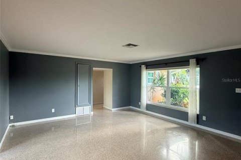 Villa ou maison à louer à Sarasota, Floride: 2 chambres, 118.45 m2 № 2418762 - photo 10