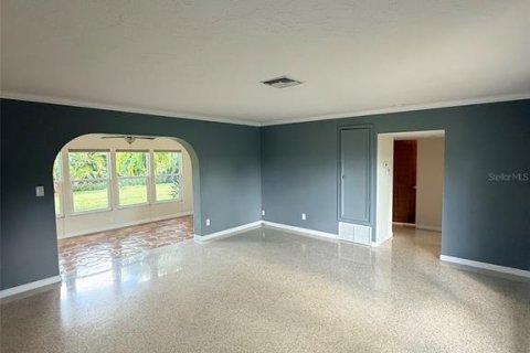 Villa ou maison à louer à Sarasota, Floride: 2 chambres, 118.45 m2 № 2418762 - photo 7