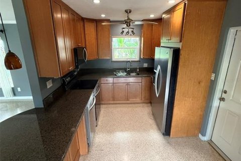 Villa ou maison à louer à Sarasota, Floride: 2 chambres, 118.45 m2 № 2418762 - photo 29