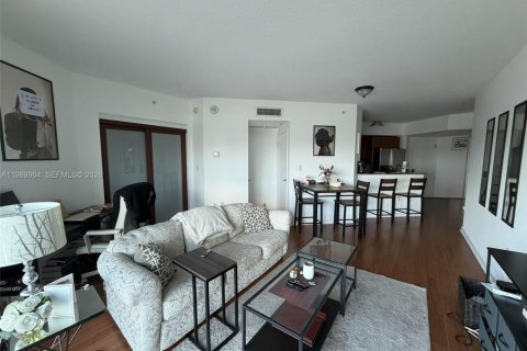 Condo in Miami, Florida, 1 bedroom  № 2053066 - photo 4