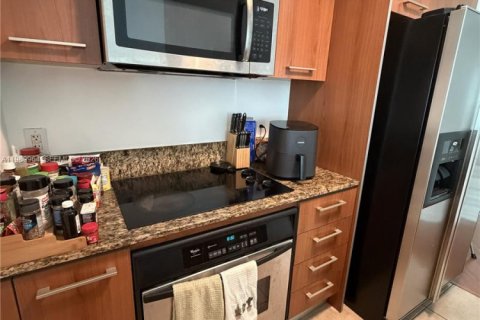 Condo in Miami, Florida, 1 bedroom  № 2053066 - photo 5