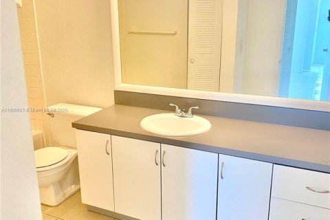 Condominio en alquiler en Margate, Florida, 1 dormitorio, 66.15 m2 № 1963230 - foto 4