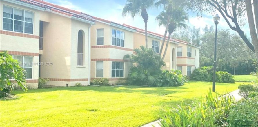 Condominio en Margate, Florida, 1 dormitorio № 1963230