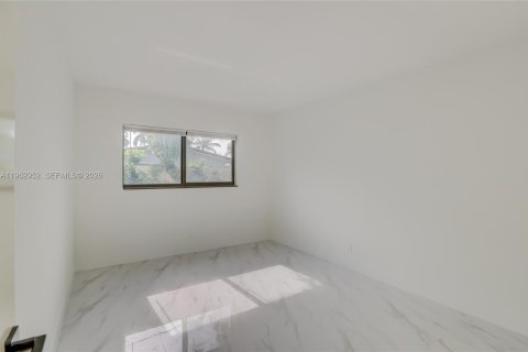 Apartment in Fort Lauderdale, Florida 2 bedrooms, 83.61 sq.m. № 2024191 - photo 15