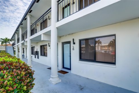 Apartment in Fort Lauderdale, Florida 2 bedrooms, 83.61 sq.m. № 2024191 - photo 24