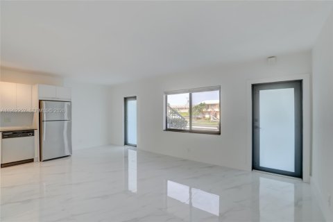 Apartment in Fort Lauderdale, Florida 2 bedrooms, 83.61 sq.m. № 2024191 - photo 9