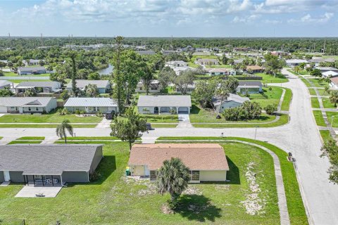 House in Port Charlotte, Florida 2 bedrooms, 85.19 sq.m. № 1847871 - photo 8