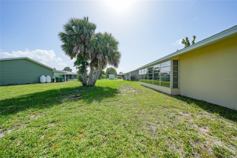 House in Port Charlotte, Florida 2 bedrooms, 85.19 sq.m. № 1847871 - photo 12