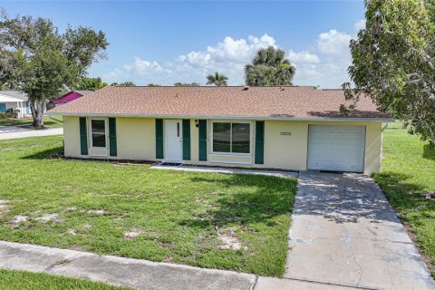 House in Port Charlotte, Florida 2 bedrooms, 85.19 sq.m. № 1847871 - photo 5
