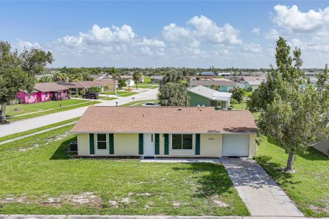 House in Port Charlotte, Florida 2 bedrooms, 85.19 sq.m. № 1847871 - photo 3
