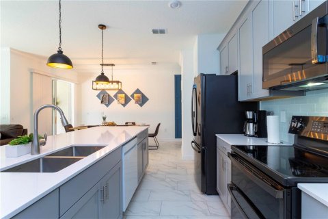 Touwnhouse à vendre à Kissimmee, Floride: 4 chambres, 177.81 m2 № 2125966 - photo 15