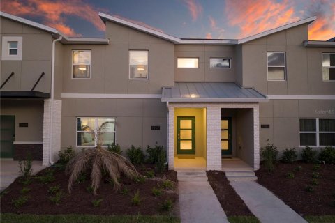 Touwnhouse à vendre à Kissimmee, Floride: 4 chambres, 177.81 m2 № 2125966 - photo 4