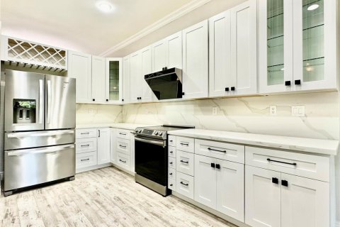 Villa ou maison à louer à Weston, Floride: 4 chambres, 201.78 m2 № 2262442 - photo 2