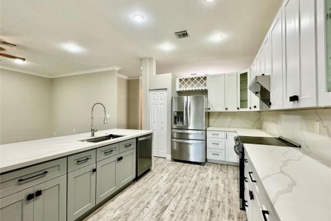 Villa ou maison à louer à Weston, Floride: 4 chambres, 201.78 m2 № 2262442 - photo 3