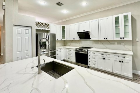 House in Weston, Florida 4 bedrooms, 201.78 sq.m. № 2262442