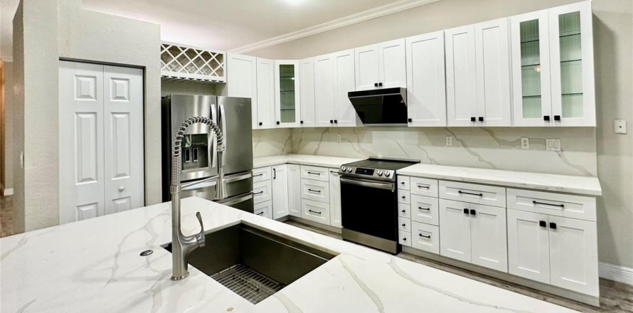 Villa ou maison à Weston, Floride 4 chambres, 201.78 m2 № 2262442