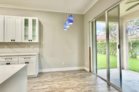 Villa ou maison à louer à Weston, Floride: 4 chambres, 201.78 m2 № 2262442 - photo 8