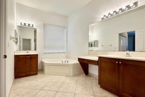 Villa ou maison à louer à Weston, Floride: 4 chambres, 201.78 m2 № 2262442 - photo 19