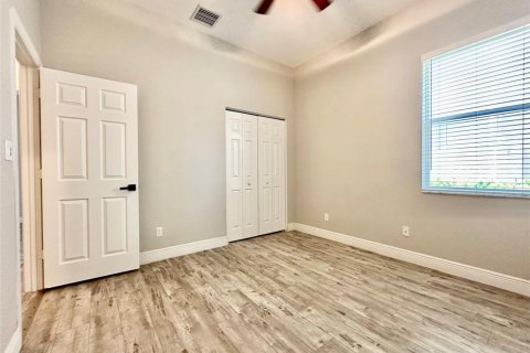 Villa ou maison à louer à Weston, Floride: 4 chambres, 201.78 m2 № 2262442 - photo 28