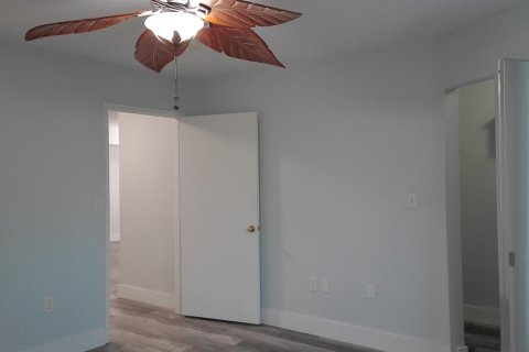 Condo in Hypoluxo, Florida, 2 bedrooms  № 2177924 - photo 8