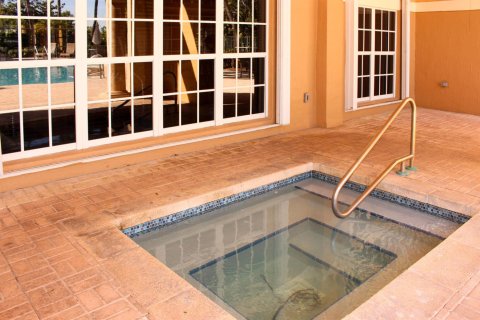 Condo in Hypoluxo, Florida, 2 bedrooms  № 2177924 - photo 26