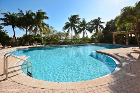 Condo in Hypoluxo, Florida, 2 bedrooms  № 2177924 - photo 24