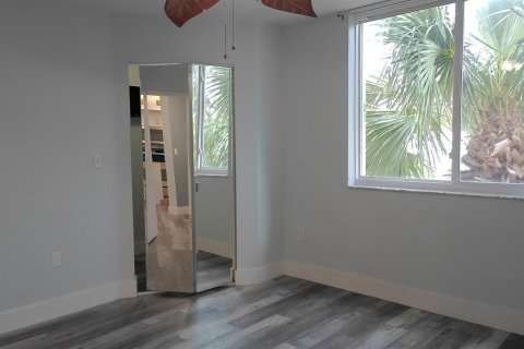 Condo in Hypoluxo, Florida, 2 bedrooms  № 2177924 - photo 10